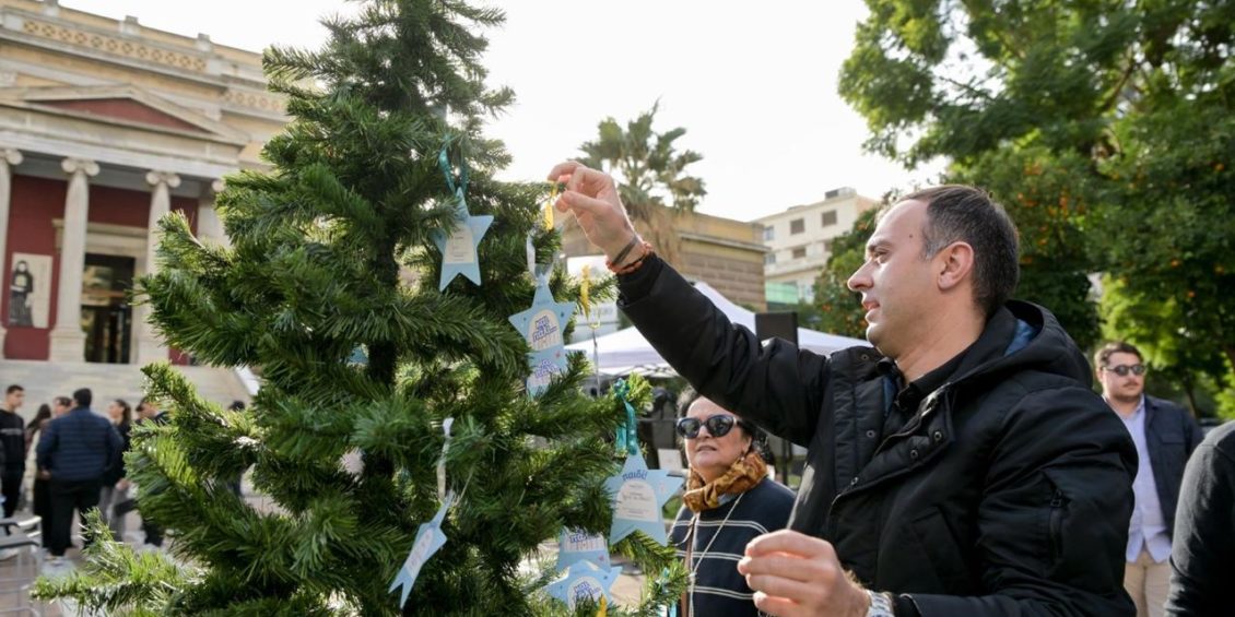 Ο Τάσος Χατζηβασιλείου στη χριστουγεννιάτικη φιλανθρωπική δράση των νέων  της Νέας Δημοκρατίας - Tasos Chatzivasileiou